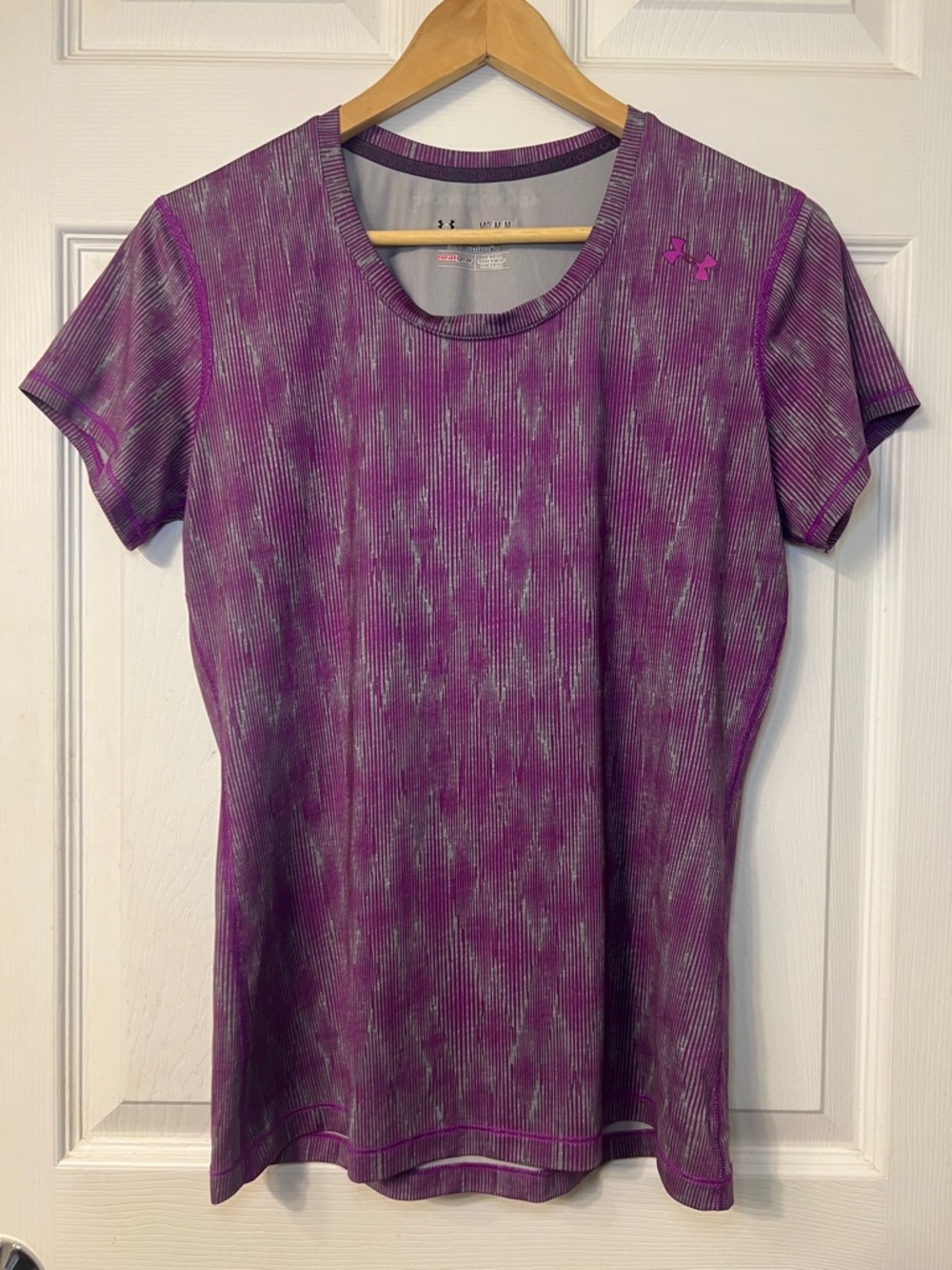 Under Armour HeatGear Purple Short Sleeve Athletic Tee Moisture Wicking Top Sz M